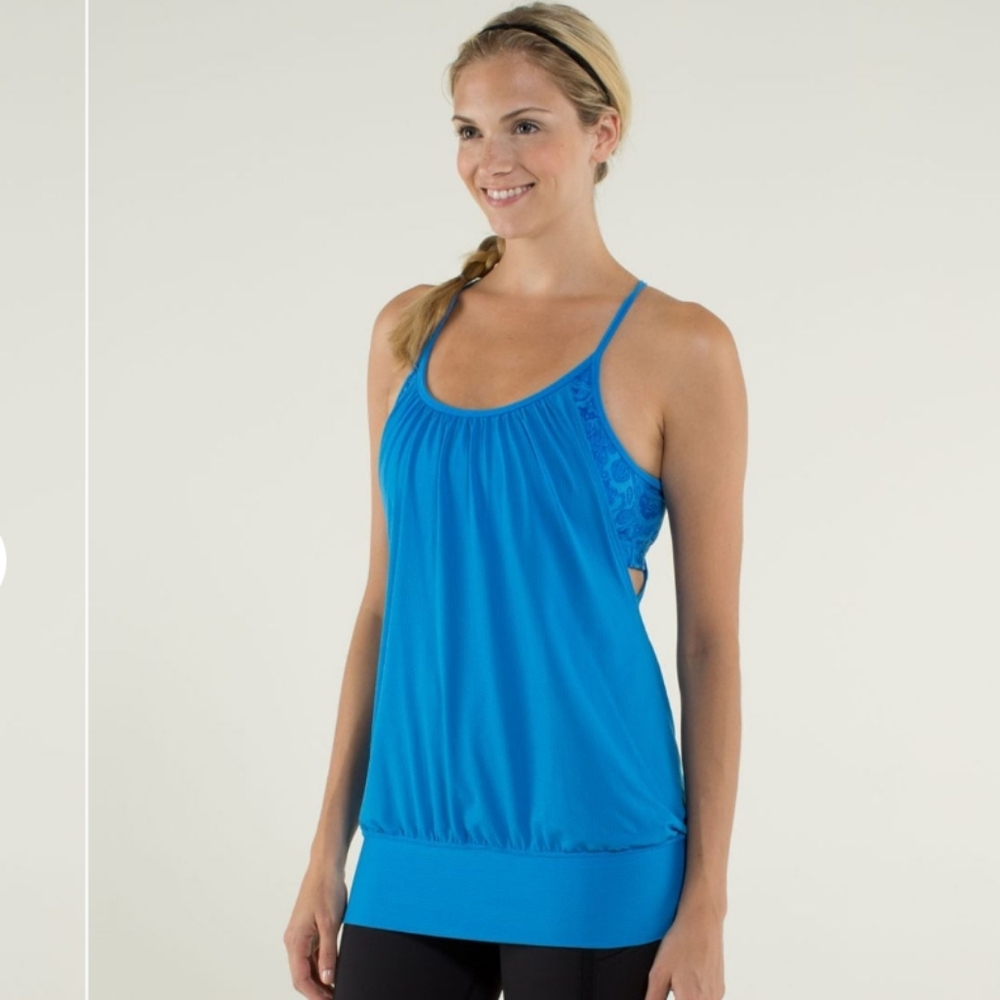 Lululemon Athletica Sz M/L No Limits Tank in Cornflower/Paisley Blue